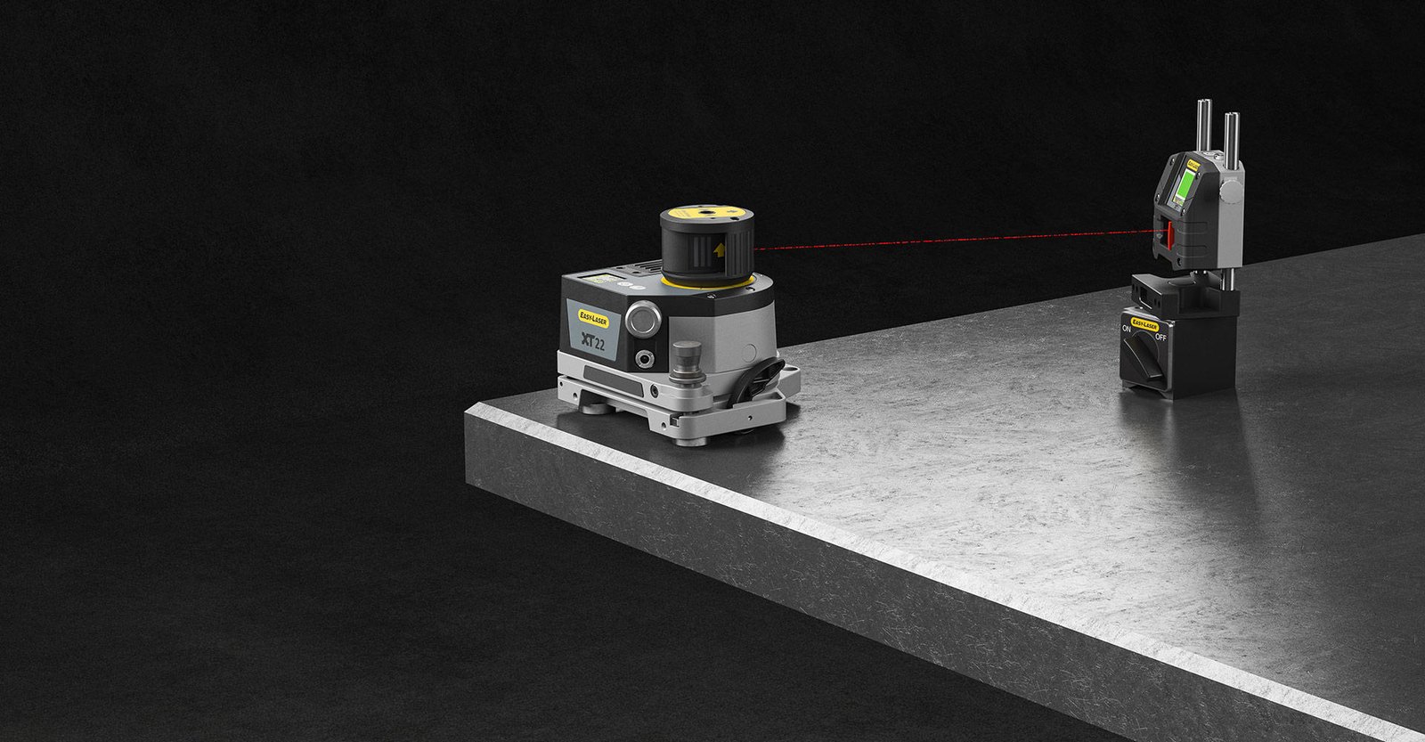 Transmisor Easy-Laser XT22 y detector XT7 del sistema XT920 midiendo la planitud de una placa base